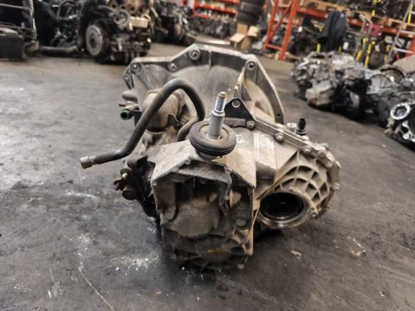 BOITE DE VITESSE MANUEL RENAULT MASTER / OPEL MOVANO / NISSAN INTERSTAR 2.5DTI / DCI -2010 - Vue 4